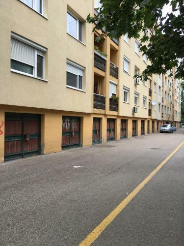 Apartamento Ig�nyes Lak�s