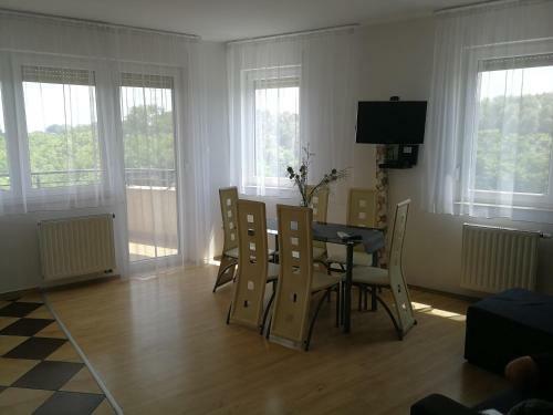 Tisza Parti Luxus Apartman