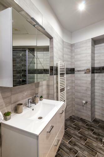 Spotlight Apartmanh�z
