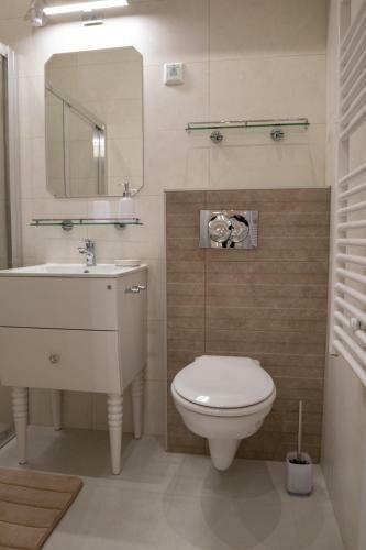 Edit Apartman