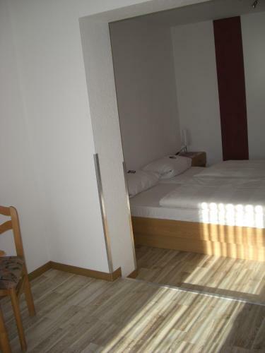 Hostal Gasthof Rh�nperle