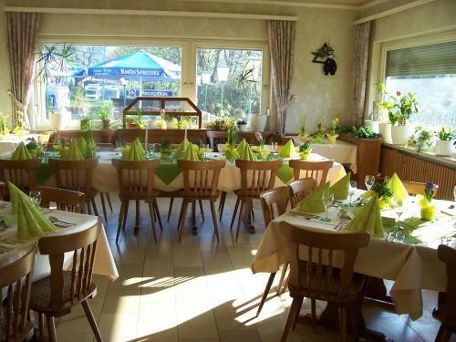 Hostal Gasthof Rh�nperle