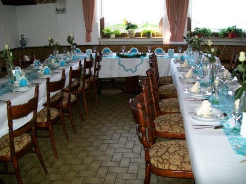 Hostal Gasthof Rh�nperle