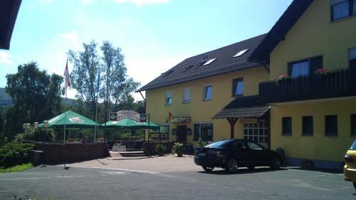 Hostal Gasthof Rh�nperle