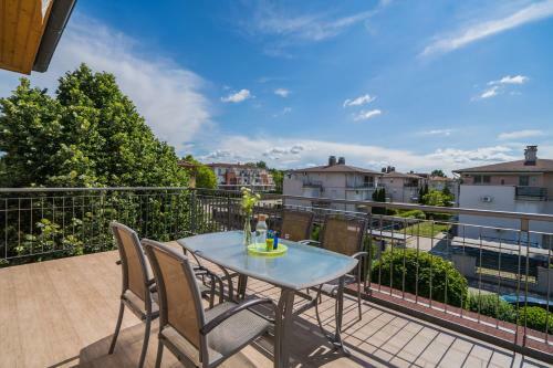 Mf Blue Colour Apartment