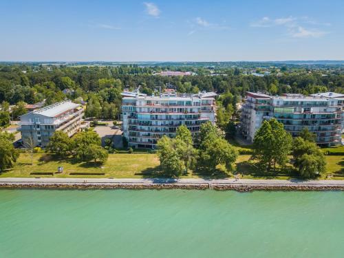 Bltn Panorama Apartment