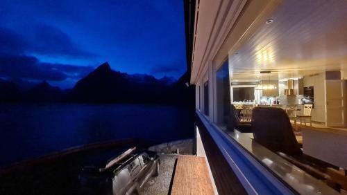 Lofoten Panoramic Luxury Home With Sauna