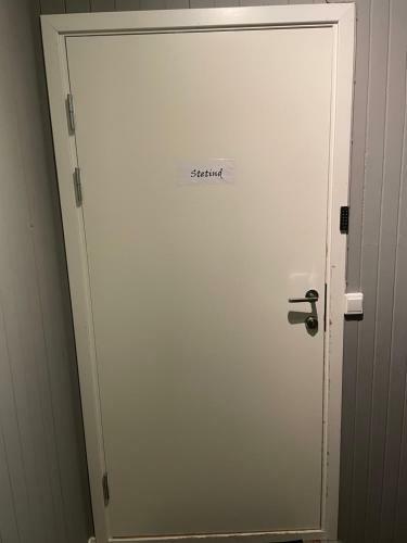Stetind - Modern Apartment With Free Parking