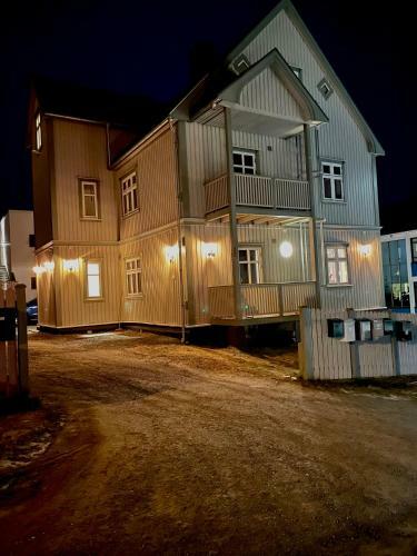 Stetind - Modern Apartment With Free Parking