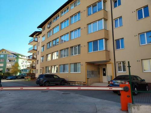 Apartamento Spacious Quiet Flat, Free Parking Included