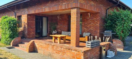 Villa Ceglany Pod Lasem