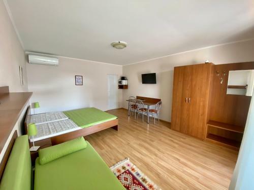 Hostal Apartm�nov� Dom Fl�ra