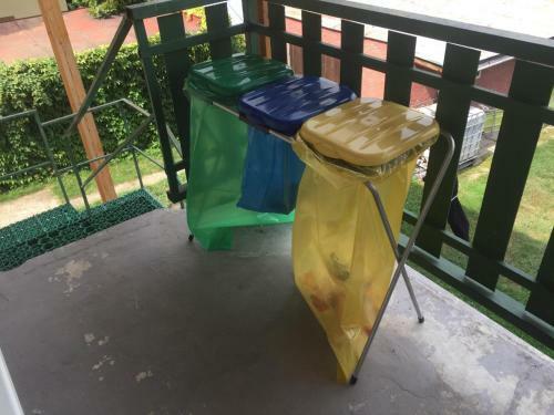 Spacious Apartment With Free Parking