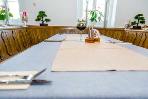 Hostal Taverna Unik