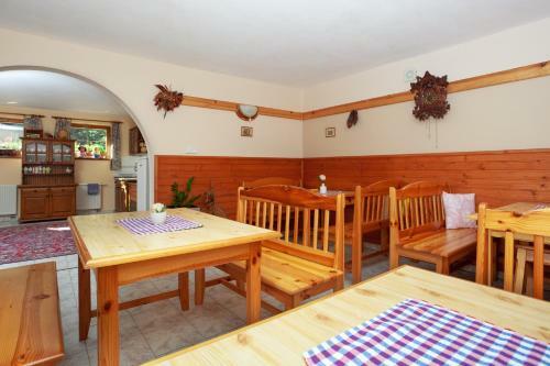 Hostal Penzi�n Javor