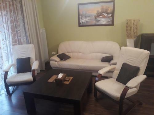 Apartman Naji - Tale