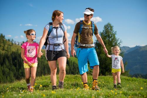 Landhotel Und Aparthotel Almr�sl
