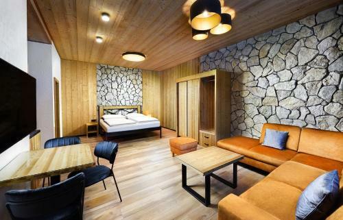 Apartmany Dem�novka