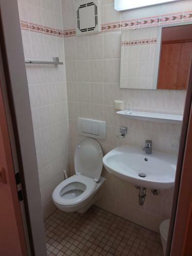 Posada Gasthof Pension Altwirt