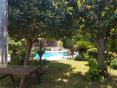 5br, Central Villa With Private Pool