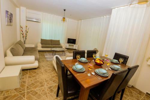 Splendid Villa With Private Pool And Shared Orchard In Fethiye