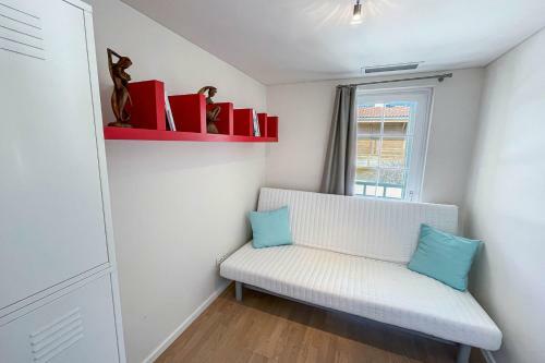 Romantic Canal Villa. Private Dock & Beach Access