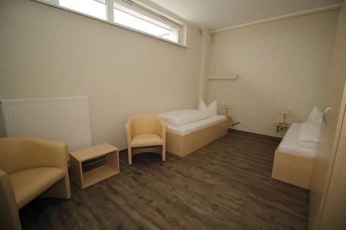 Hostal Kutterfisch Kaj�ten Direkt Im Stadthafen