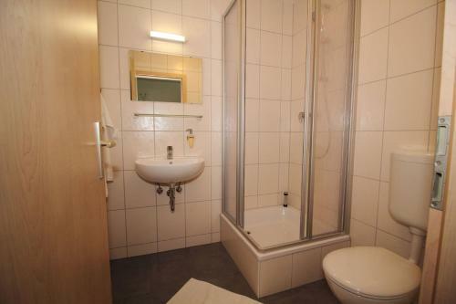 Hostal Kutterfisch Kaj�ten Direkt Im Stadthafen