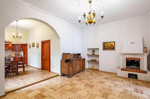 Grand Lviv Apartment I (1 Of 3)