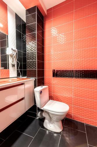 Balabana Red Apartment