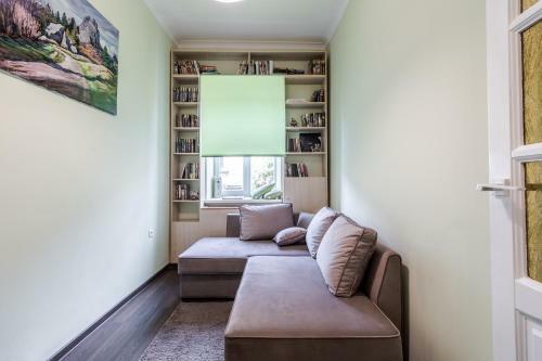 Modern Chaikovskogo Apartment