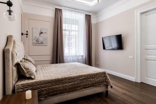 Neoclassic Apartment