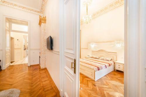 Gogol Street Luxury Apartment