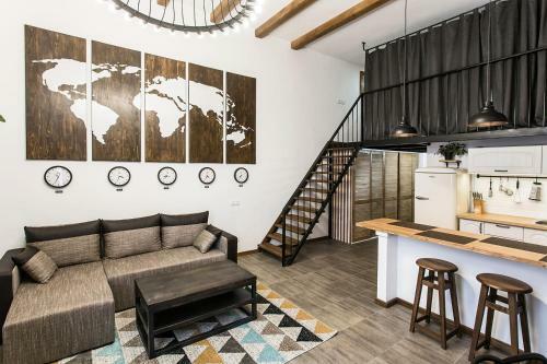 Two Level Apartment Odessa For 4