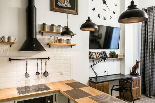 Two Level Apartment Odessa For 4