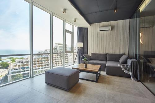 Gagarin Plaza Luxury Sea View Apartments