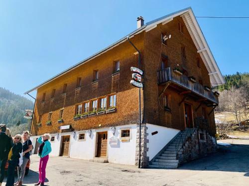 Bed & Breakfast Sporthostel R�ssle