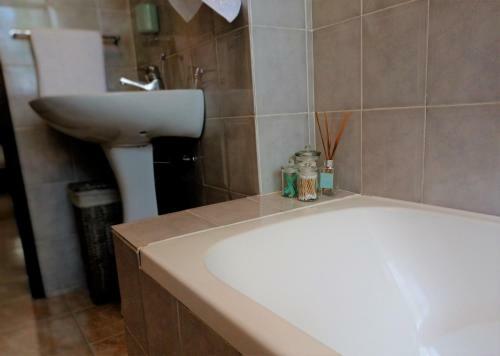 Apartamento The Rusty Crown, 3 Bedroom House In Quiet Complex.