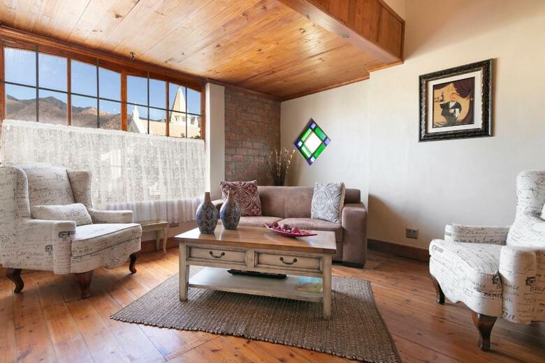 J's Audacious Living Montagu