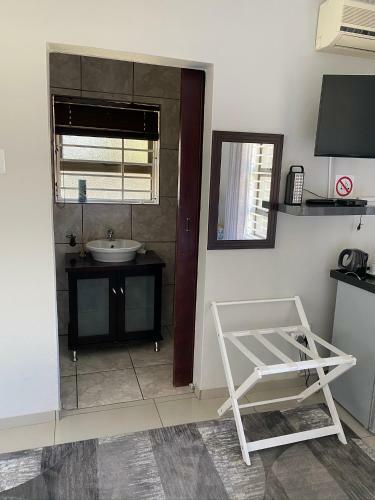 Hostal The Outlook Guest House