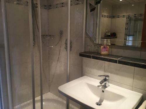 Hostal Pension Und Ferienwohnung Sch�tte