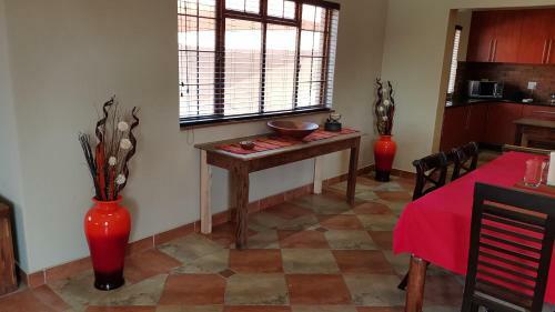 Hornbills Rest Country Home