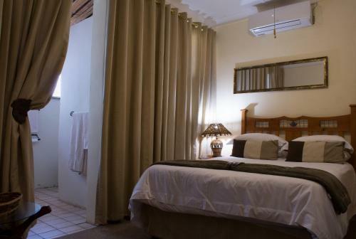 Hostal Riverbush Lodge Guesthouse