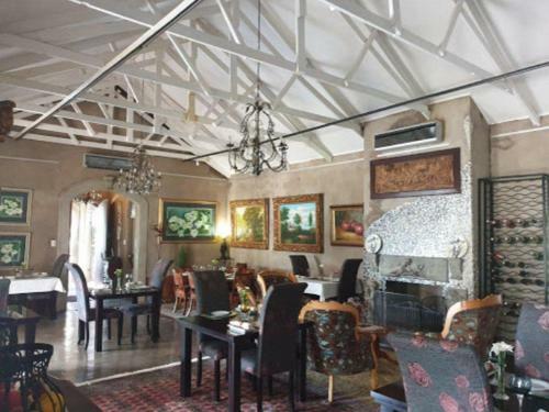 Hostal Art Lover's Guesthouse And Restaurant