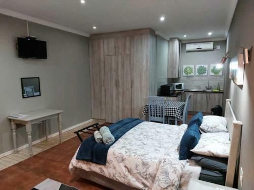 Hostal Pmg Hardware Trading As Wisteria Lane Guest House