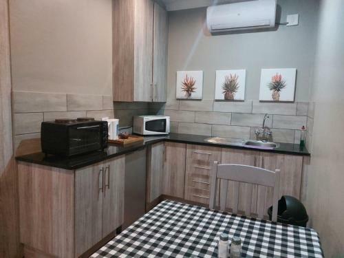 Hostal Pmg Hardware Trading As Wisteria Lane Guest House