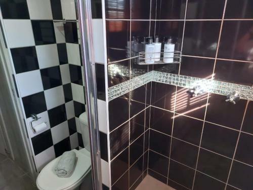 Hostal Pmg Hardware Trading As Wisteria Lane Guest House
