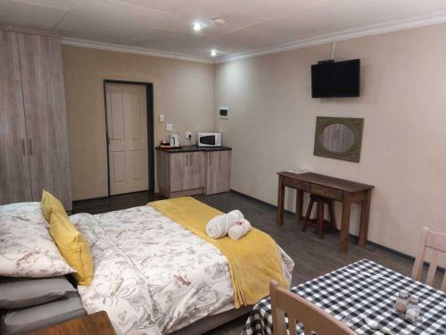 Hostal Pmg Hardware Trading As Wisteria Lane Guest House