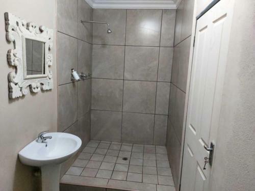 Hostal Pmg Hardware Trading As Wisteria Lane Guest House