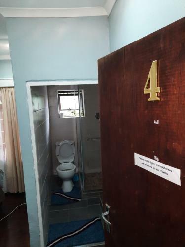 Hostal Luvuyos Guest House Pmb